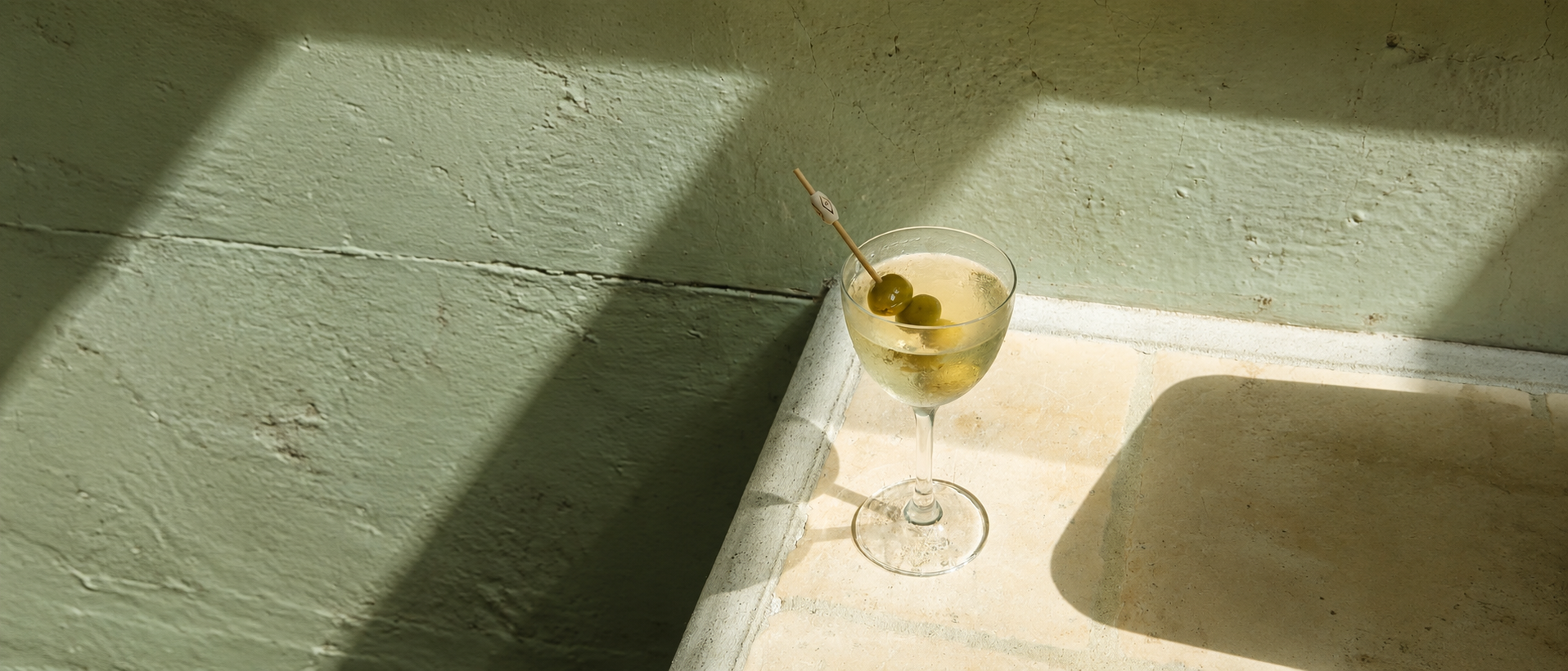 Thoughtful glassware for everyday pours and shared moments